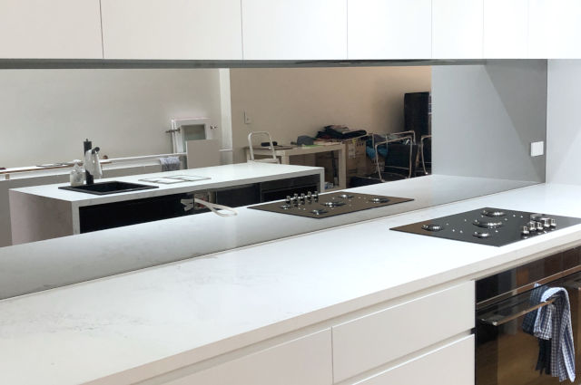 Kitchen bench splashback mirror